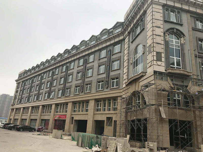 外墻真石漆粗膩?zhàn)?施工現(xiàn)場(chǎng)